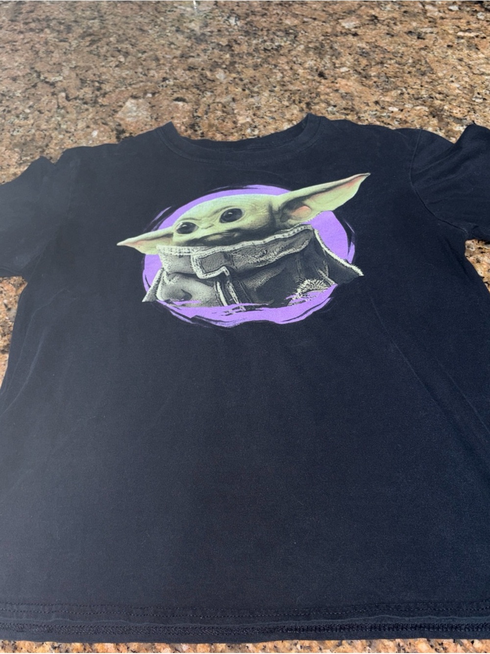 Star Wars the Mandalorian black t shirt M grogu purple circle  unisex